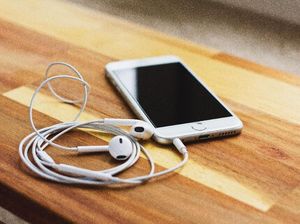 Survei: Di AS, Jack Headphone Bukan Fitur Penting Smartphone