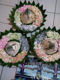 Dari Kampung Pasirkihiyang, Awug Diperkenalkan ke Pelosok Jabar