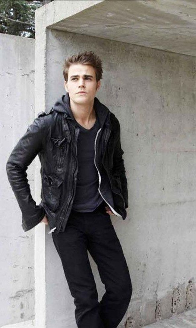 Paul Wesley berusia 26 tahun saat berperan sebagai vampir Stefan Salvatore, yang berhenti menua di usia 17 tahun, dalam serial Vampire Diaries.  Foto: Istimewa