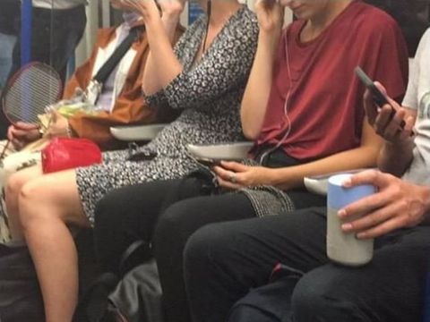 Protes Lihat Wanita Makeup di Kereta, Aktor Ini Malah Dihujat