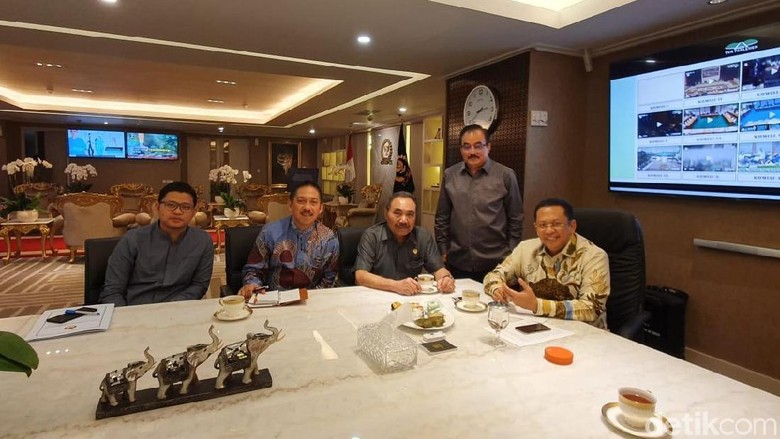 Terima Keluhan, Ketua DPR Minta Pemerintah Tambah Anggaran LPSK Terima Keluhan, Ketua DPR Minta Pemerintah Tambah Anggaran LPSK