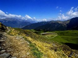 Keindahan dan Misteri Danau Kerangka di Himalaya