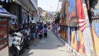 Dengan adanya mural ini, Gang Haji Kodir terselamatkan dari imej wilayah minuman keras. Mudah untuk menemukan bekas botol miras di gang selebar 3 meter itu. (Yudha Maulana/detikcom)