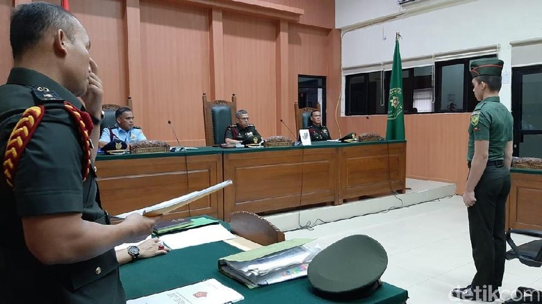 Prada Deri Dituntut Bui Seumur Hidup, Ibu Fera: Ortunya Juga Harus Diproses Prada Deri Dituntut Bui Seumur Hidup, Ibu Fera: Ortunya Juga Harus Diproses