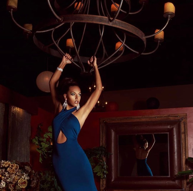 Sela juga diketahui pecinta olahraga. Pada profil Facebook-nya tertulis, Sela pernah menjadi pemain basket tim sekolahnya di Herriman, Utah. (Foto: Instagram/@selavave)