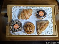 Aneka Pastry Jerman dan Prancis Tetap Hits di Toko Roti Klasik Ini 