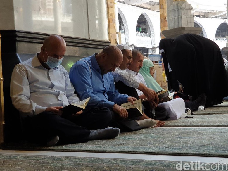 Wakaf Alquran di Masjidil Haram? Awas Jangan Salah Beli! Wakaf Alquran di Masjidil Haram? Awas Jangan Salah Beli!