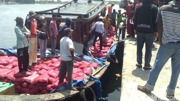  2 Kapal Penyelundup Bawang Ditangkap di Aceh, 8 ABK Diamankan