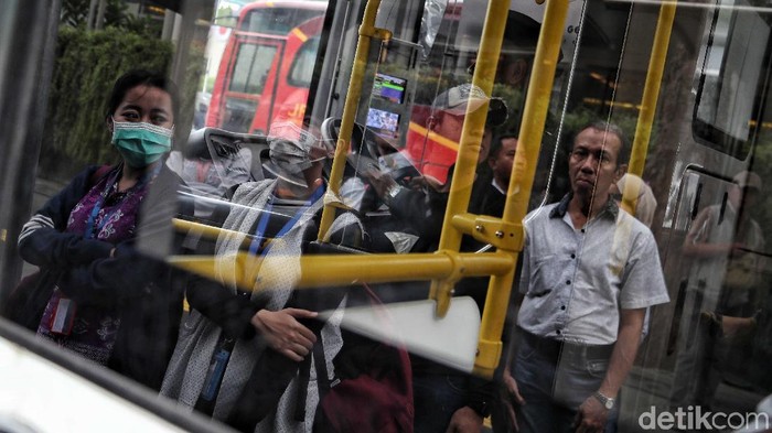 Infeksi saluran pernapasan atas (ISPA) di beberapa daerah di Indonesia. Salah satu faktor yang mempengaruhi yakni musim kemarau yang terjadi.