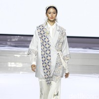 Fashion show koleksi Danny Satriadi Way of Loves yang terinspirasi motif capung, di Jakarta Fashion & Food Festival 2019. Kelapa Gading. Jakarta. [Senin, 19/08/2019]. Foto: Mohammad Abduh/Wolipop