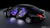 Pemerintah pun tak mau mengambil risiko. Demi menjamin keamanan presiden dan wakil presiden ketika sedang bertugas, mobil dinas dipilih langsung. Pilihannya kali ini jatuh kepada mobil Jerman Mercedes-Benz S 600 Guard.