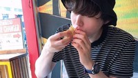 Banyak netizen menyayangkan sikap Ahn Jae Hyun yang berkata buruk soal pasangannya. Laman Instagram yang memuat foto dirinya pun diserang komentar negatif netizen. Foto: Instagram ahnjaehyun00