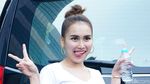 Pose Gadis Instagram Ala Ayu Ting Ting