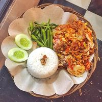 Makan Siang Puas dengan Ayam Geprek Kekinian Rp 15 Ribu!