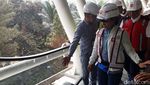 Tampil Kasual, Rini Cek LRT Jabodebek Jelang Uji Coba