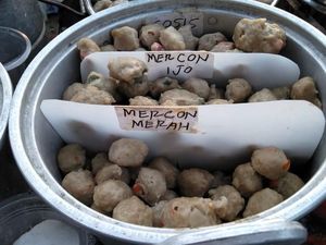 Bakso Prasmanan Arjuna : Mantap Jiwa! Pilih Bakso Suka-suka Harganya Mulai Rp 1.000