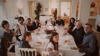 Asmara eksis di Instagram dan sering membagikan momen kulinerannya. Salah satunya ketika jamuan makan Natal ini. Foto: Instagram asmaraabigail