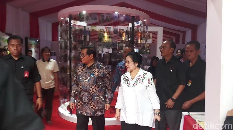 Megawati di Festival Indonesia Maju: Kenang Sukarno, Diputari Lagu Sinatra Megawati di Festival Indonesia Maju: Kenang Sukarno, Diputari Lagu Sinatra