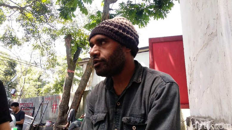 Cerita Versi Mahasiswa Papua Soal Polwan di Bandung Kirim 2 Dus Miras Cerita Versi Mahasiswa Papua Soal Polwan di Bandung Kirim 2 Dus Miras