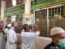 Saudi Ingatkan Jemaah Taat Norma di Masjidil Haram-Nabawi: Tak Selfie & Foto
