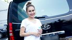 Pose Gadis Instagram Ala Ayu Ting Ting