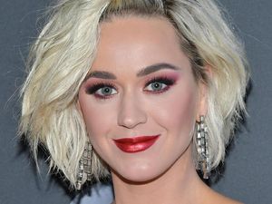 Makin Mendunia, Topi Karya Rinaldy A Yunardi Dipakai Katy Perry di Ellen Show