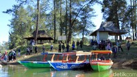 Menurut kepercayaan orang Sunda, jika suara Surili dan Owa Jawa masih terdengar di hutan, maka hutan itu masih tetap terjaga kelestarianya, seperti di Situ Patenggang. (Wisma Putra/detikcom)