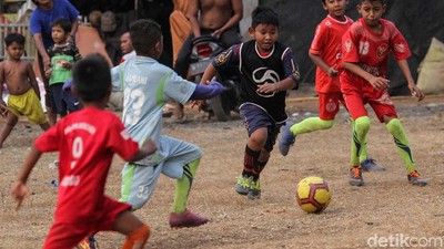 Melihat Gocekan Maut di Dekat Pembuangan Sampah
