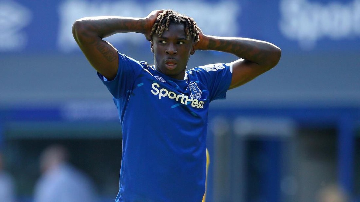Striker Everton, Moise Kean, melanggar aturan lockdown di Inggris dengan menggelar pesta di rumahnya (Foto: Alex Livesey/Getty Images)