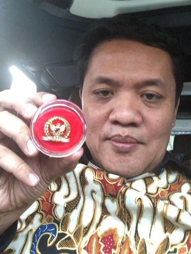 Habiburokhman Beli Pin DPR Nonemas Rp 300 Ribu: Nggak Ngurangi Ketampanan