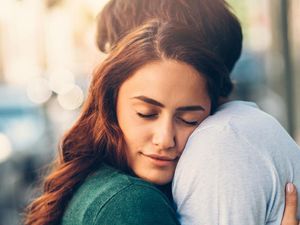 4 Zodiak Ini Terkenal Gampang Jadi Budak Cinta, Rela Mengorbankan Segalanya