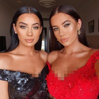 Badura Twins (@thebaduratwins). Kembar lain yang jadi favorit netizen Instagram adalah Laura dan Klaudia Badura. Apalagi keduanya merupakan model, yang pernah tampil di situs Playboy. Kebanyakan foto mereka di Instagram meliputi kegiatan modeling dan sehari-hari. Di YouTube, mereka juga kerap berbagi tips dan tutorial. Foto: Instagram