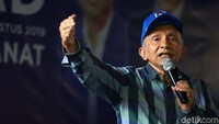 Amien Rais juga turut menyampaikan pidatonya.