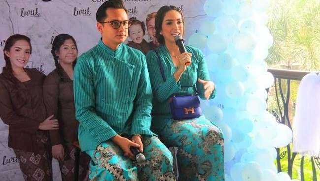 Ussy dan Andhika Bikin Pengemudi Ojek Online Terharu, Kenapa?