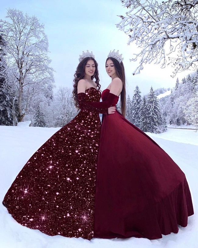 Dia menambahkan, Hubungan personal mereka akan terlihat gemilang melalui konten-konten yang dibuat, lebih bisa menciptakan kedekatan, karena menawarkan dua perspektif (dalam satu akun) kepada audiens dan bagaimana mereka menampilkan produk juga lebih bervariasi. Foto: Instagram/@thegstwins