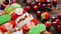 Pastry chef menyebut eclair adalah pastry yang mudah dikreasikan. Isian dan toppingnya bisa sangat beragam. Tambah cantik diberi aneka warna. Foto: Instagram musseconfectionery