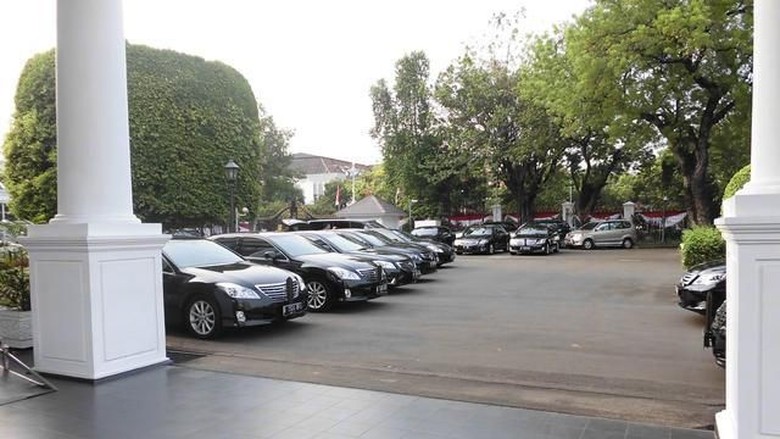 Setneg Sebut Anggaran Mobil Dinas Menteri Rp 147 M Sudah Disetujui DPR Setneg Sebut Anggaran Mobil Dinas Menteri Rp 147 M Sudah Disetujui DPR
