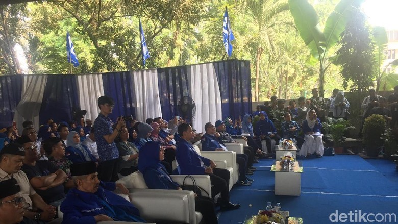 PT CMNP: HUT PAN di Kolong Tol Belum Dapat Izin dari Kementerian PUPR PT CMNP: HUT PAN di Kolong Tol Belum Dapat Izin dari Kementerian PUPR