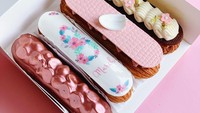 Pencinta warna pastel pasti merasa sangat sayang memakan eclair ini. Dominasi warna pinknya begitu cantik. Foto: Instagram musseconfectionery