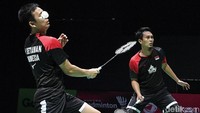 Juara dunia 2015 itu tinggal menunggu lawan, pemenang antara Kim Astrup/Anders Skaarup Rasmussen dari Denmark dan Liao Min Chun/Su Chang Heng (Taiwan). ANTARA FOTO/Hafidz Mubarak.
