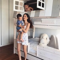 Selama hamil pun, Sonya mengaku melakukan diet sehat. Kamu tidak perlu benar-benar makan untuk berdua hanya karena kamu hamil, saran Sonya. Sonya juga mengungkapkan bahwa menyusui membantunya lebih cepat menyusutkan berat badan pasca kehamilan. Foto: Instagram @sonyadsanchez