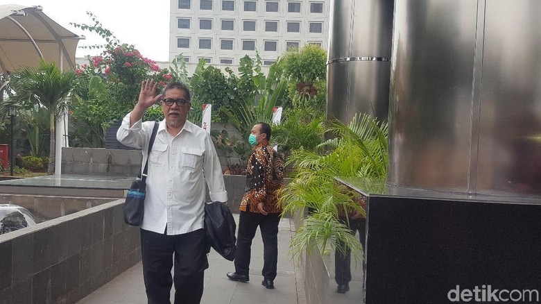 Deddy Mizwar Penuhi Panggilan KPK, Mengaku Tak Tahu Soal Iwa Karniwa Deddy Mizwar Penuhi Panggilan KPK, Mengaku Tak Tahu Soal Iwa Karniwa