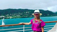 Dengan kekayaannya tentu dia sangat mudah untuk pergi liburan (tinsleymortimer/Instagram)  