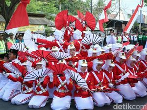 25+ Contoh Yel-yel 17 Agustus untuk Lomba-Gerak Jalan yang Penuh Semangat