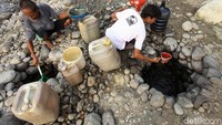 Air tersebut nantinya digunakan untuk mandi, mencuci, dan keperluan lainnya.