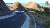 Untuk KSPN Labuan Bajo dilakukan pembangunan Ruas Jalan Labuan Bajo-Terang-Pelabuhan Bari sepanjang 9,14 km dan Preservasi Jalan Labuan Bajo-Malwatar sepanjang 65,6 km dengan biaya seluruhnya sebesar Rp 66,1 miliar. Pool/Kementerian PUPR.