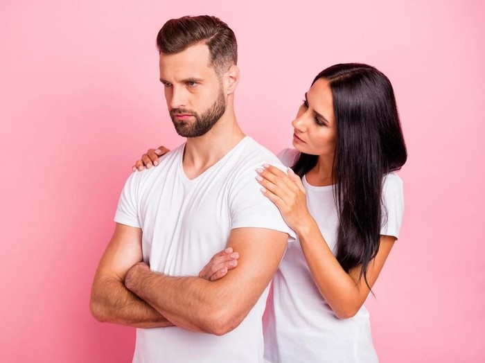 Portrait of his he her she two nice attractive lovely sullen spouses folded arms wife supporting, husband family difficulties grief isolated over pink pastel background