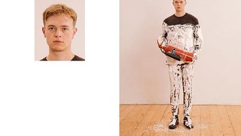 Sambil menyemprotkan Apar. Foto: Max Siedentopf via Sina Mobile