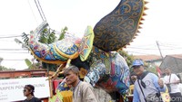Jampana yang diarak oleh ribuan warga Cimahi Selatan pun didesain berbentuk gajah. Mereka mulai mengarak jampana tersebut dari Kantor Kecamatan Cimahi Selatan di Baros dan finis di Lapangan Poral Leuwigajah.