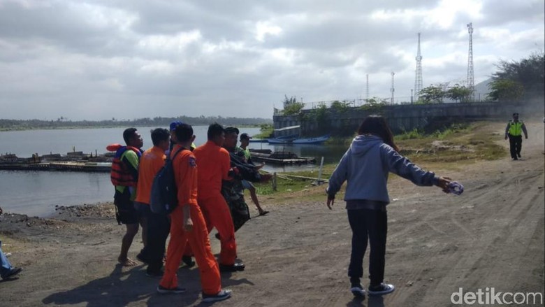 Detik-detik 3 Penerjun Payung di Jogja Air Show 2019 Gagal Landing Detik-detik 3 Penerjun Payung di Jogja Air Show 2019 Gagal Landing